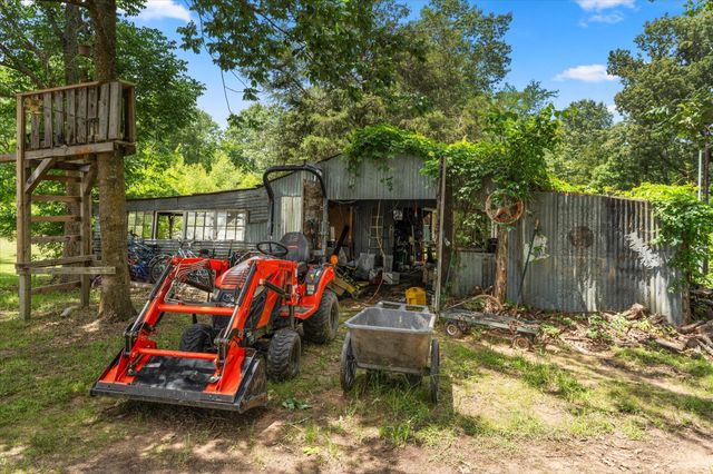 7928 Farm Road 127, Mount Pleasant, TX 75455