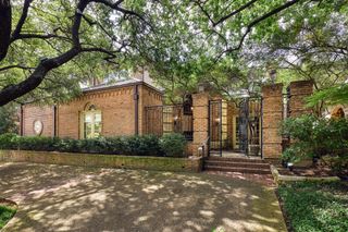 7724 Glen Albens Circle, Dallas, TX 75225