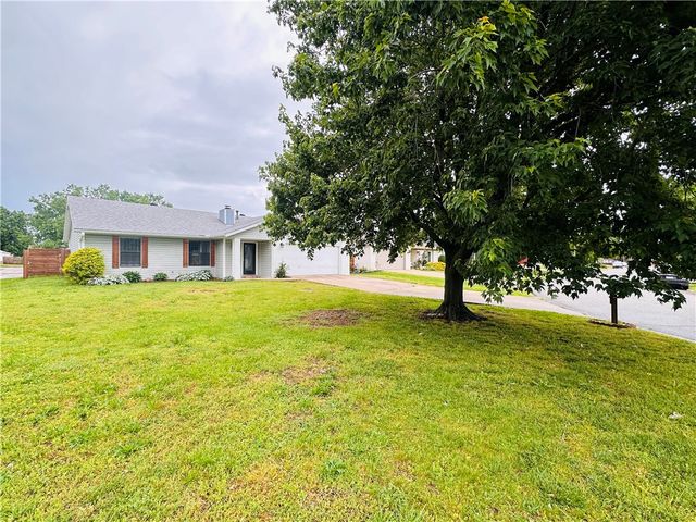219 Winesap Lane, Bentonville, AR 72712