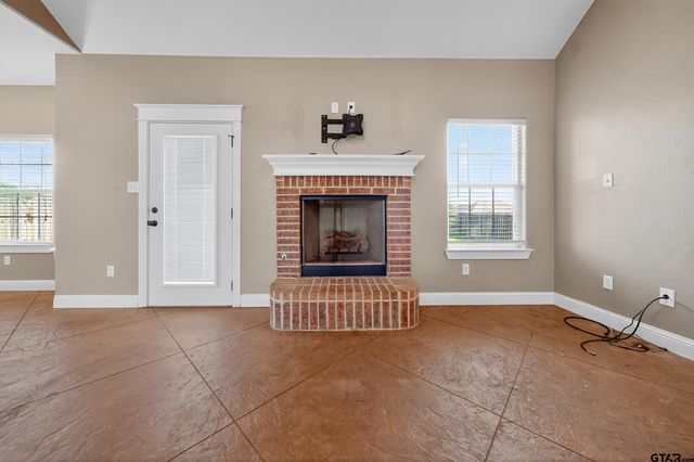 709 Linus Lane, Lindale, TX 75771