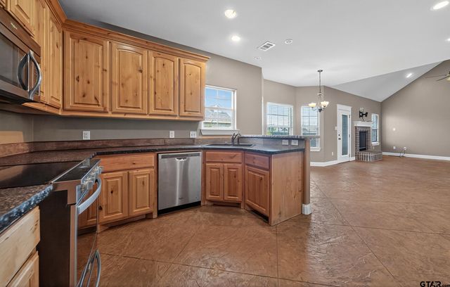 709 Linus Lane, Lindale, TX 75771