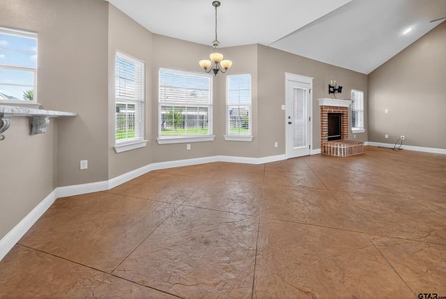 709 Linus Lane, Lindale, TX 75771