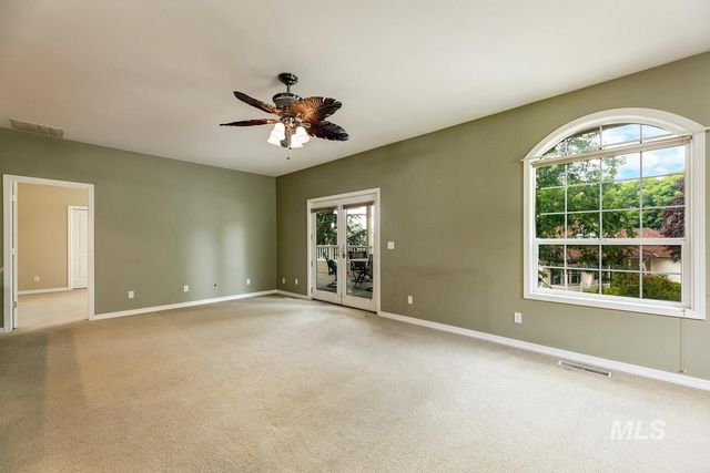 963 E Kingsford Dr, Meridian, ID 83642
