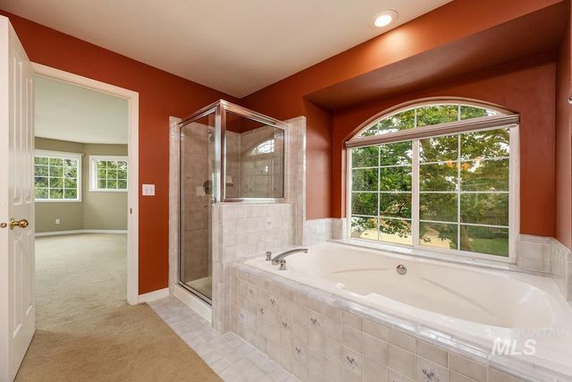 963 E Kingsford Dr, Meridian, ID 83642