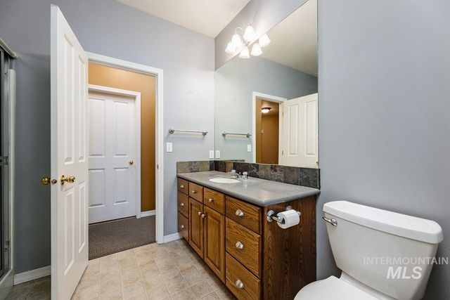 963 E Kingsford Dr, Meridian, ID 83642