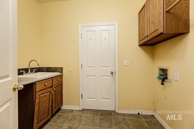 963 E Kingsford Dr, Meridian, ID 83642