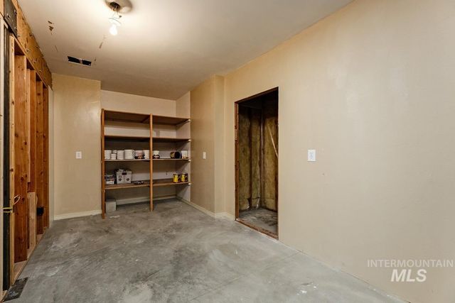 963 E Kingsford Dr, Meridian, ID 83642