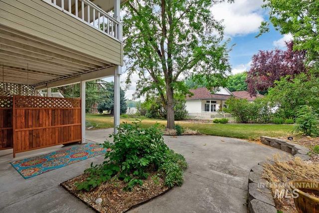 963 E Kingsford Dr, Meridian, ID 83642