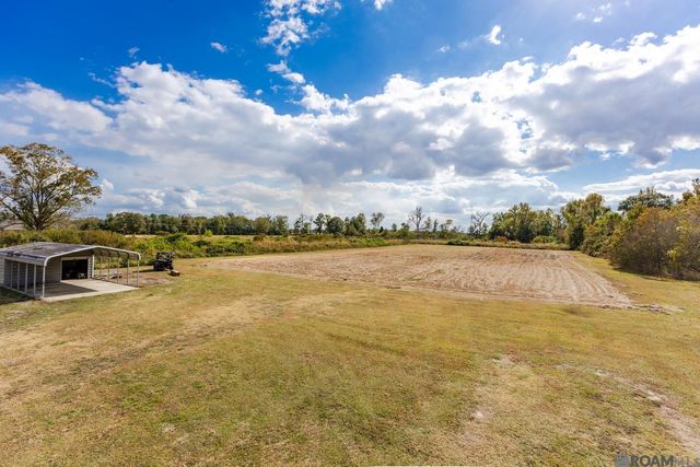 9527 Burnside Rd, Bueche, LA 70729