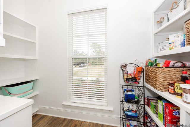 9527 Burnside Rd, Bueche, LA 70729