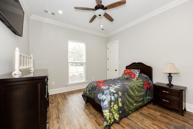 9527 Burnside Rd, Bueche, LA 70729