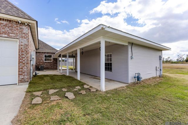 9527 Burnside Rd, Bueche, LA 70729