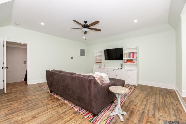 9527 Burnside Rd, Bueche, LA 70729