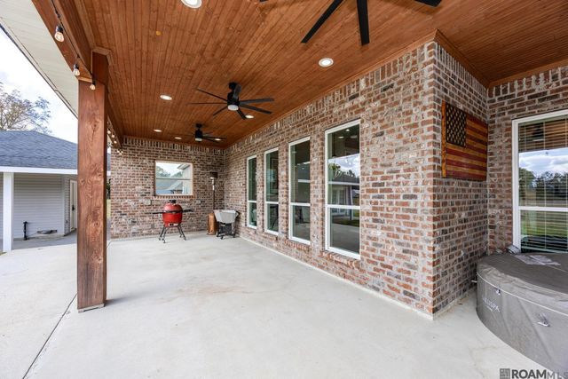 9527 Burnside Rd, Bueche, LA 70729