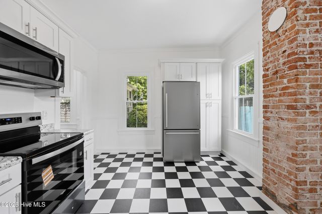 612 W Main Street, Elizabeth City, NC 27909