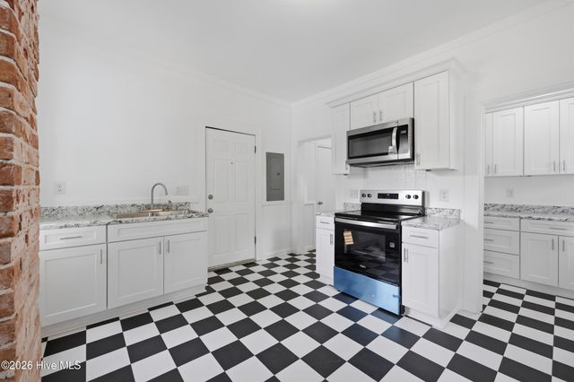 612 W Main Street, Elizabeth City, NC 27909