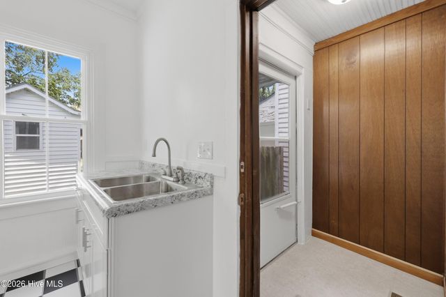 612 W Main Street, Elizabeth City, NC 27909