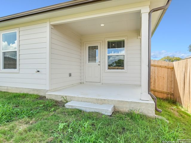 912 Cinnamon Teal, Seguin, TX 78155