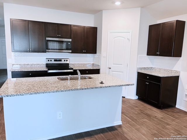 912 Cinnamon Teal, Seguin, TX 78155