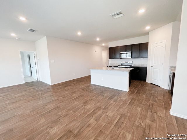 912 Cinnamon Teal, Seguin, TX 78155
