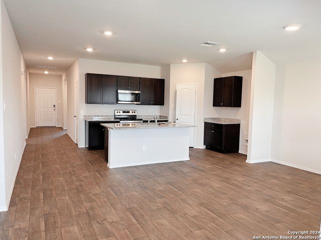 912 Cinnamon Teal, Seguin, TX 78155