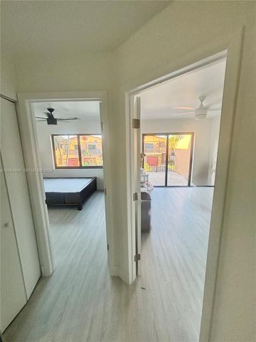 8010 NW 27th Place 8010, Sunrise, FL 33322