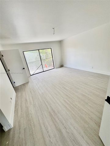 8010 NW 27th Place 8010, Sunrise, FL 33322