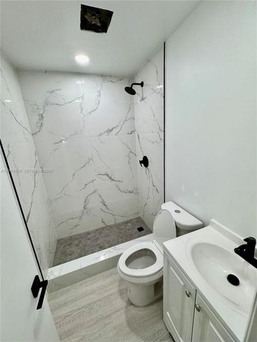 8010 NW 27th Place 8010, Sunrise, FL 33322
