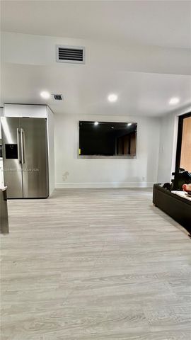 8010 NW 27th Place 8010, Sunrise, FL 33322
