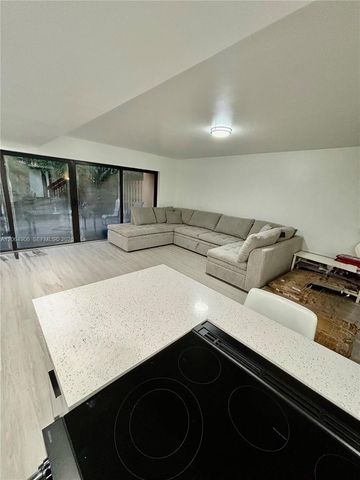 8010 NW 27th Place 8010, Sunrise, FL 33322