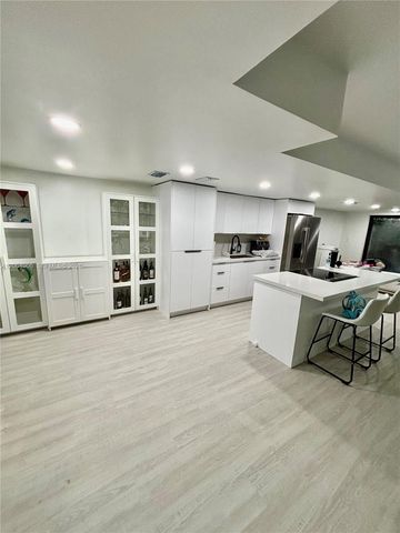 8010 NW 27th Place 8010, Sunrise, FL 33322