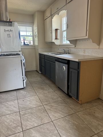 507 Poindexter Avenue, Cleburne, TX 76033