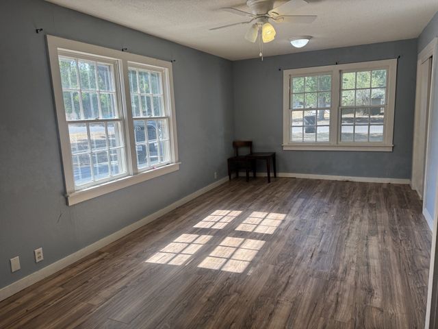 507 Poindexter Avenue, Cleburne, TX 76033