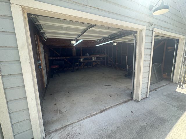 507 Poindexter Avenue, Cleburne, TX 76033