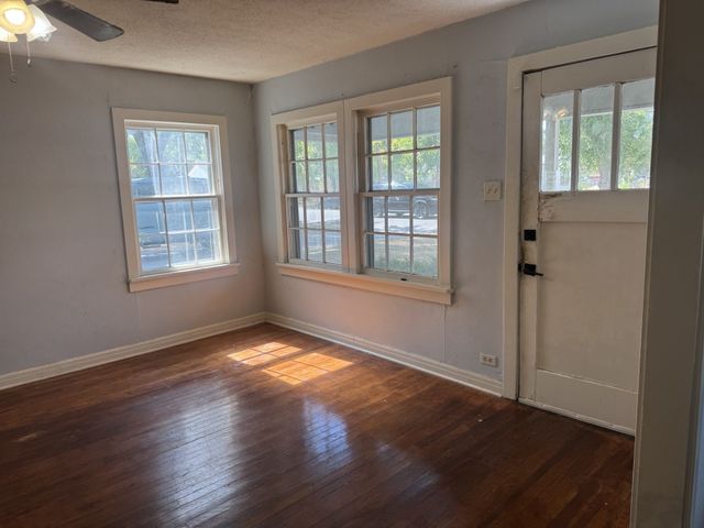 507 Poindexter Avenue, Cleburne, TX 76033
