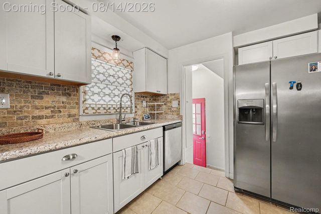 2090 Leblanc Street, Lincoln Park, MI 48146