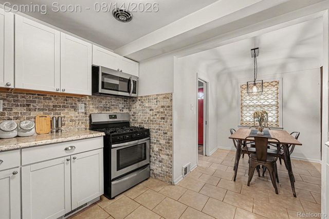 2090 Leblanc Street, Lincoln Park, MI 48146