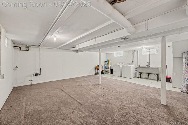 2090 Leblanc Street, Lincoln Park, MI 48146