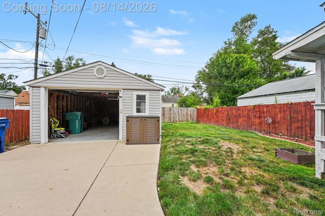 2090 Leblanc Street, Lincoln Park, MI 48146