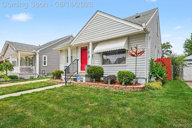 2090 Leblanc Street, Lincoln Park, MI 48146