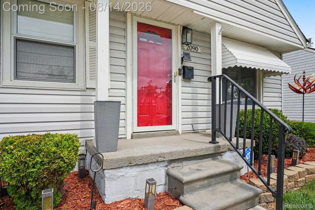 2090 Leblanc Street, Lincoln Park, MI 48146