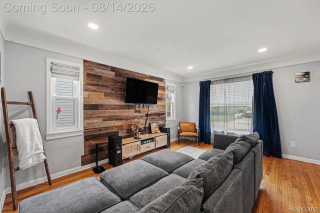2090 Leblanc Street, Lincoln Park, MI 48146