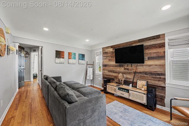 2090 Leblanc Street, Lincoln Park, MI 48146