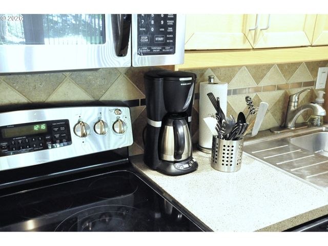 100 KERR Pkwy 30, Lake Oswego, OR 97035