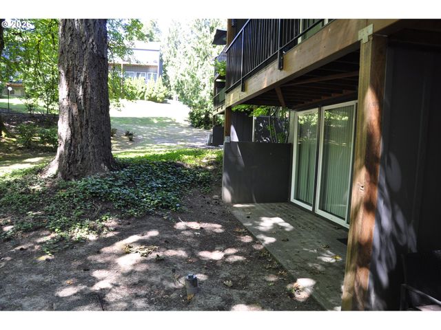 100 KERR Pkwy 30, Lake Oswego, OR 97035