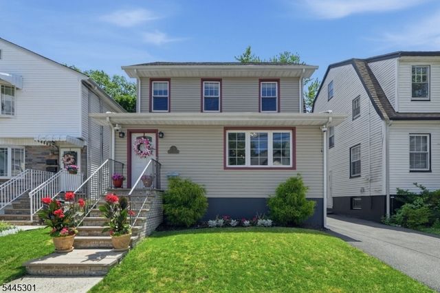 56 Essex Ave, Maplewood Twp., NJ 07040