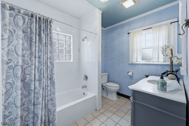 56 Essex Ave, Maplewood Twp., NJ 07040