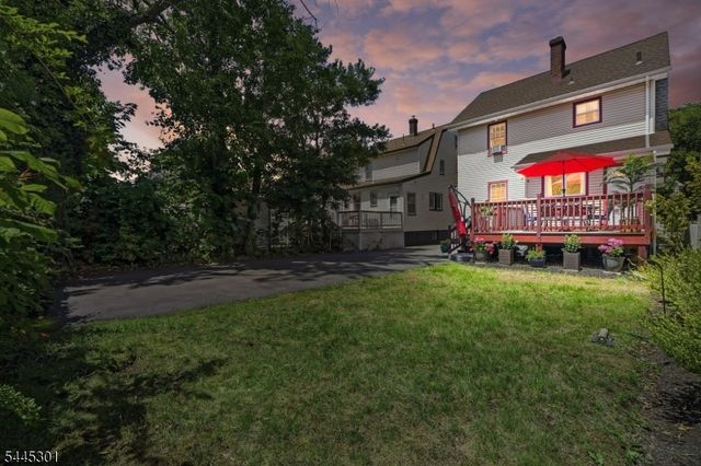 56 Essex Ave, Maplewood Twp., NJ 07040
