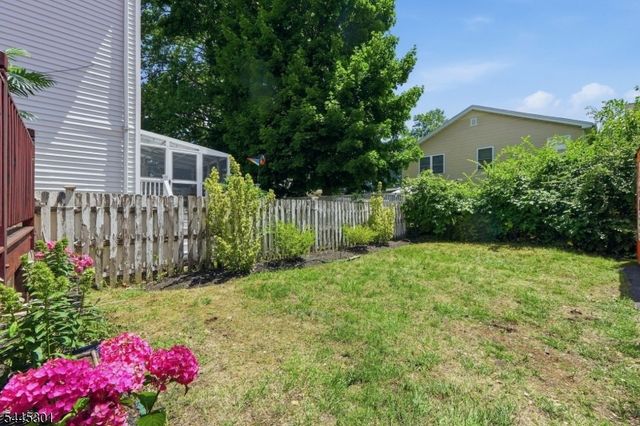 56 Essex Ave, Maplewood Twp., NJ 07040