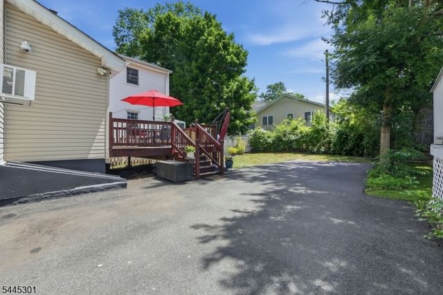56 Essex Ave, Maplewood Twp., NJ 07040